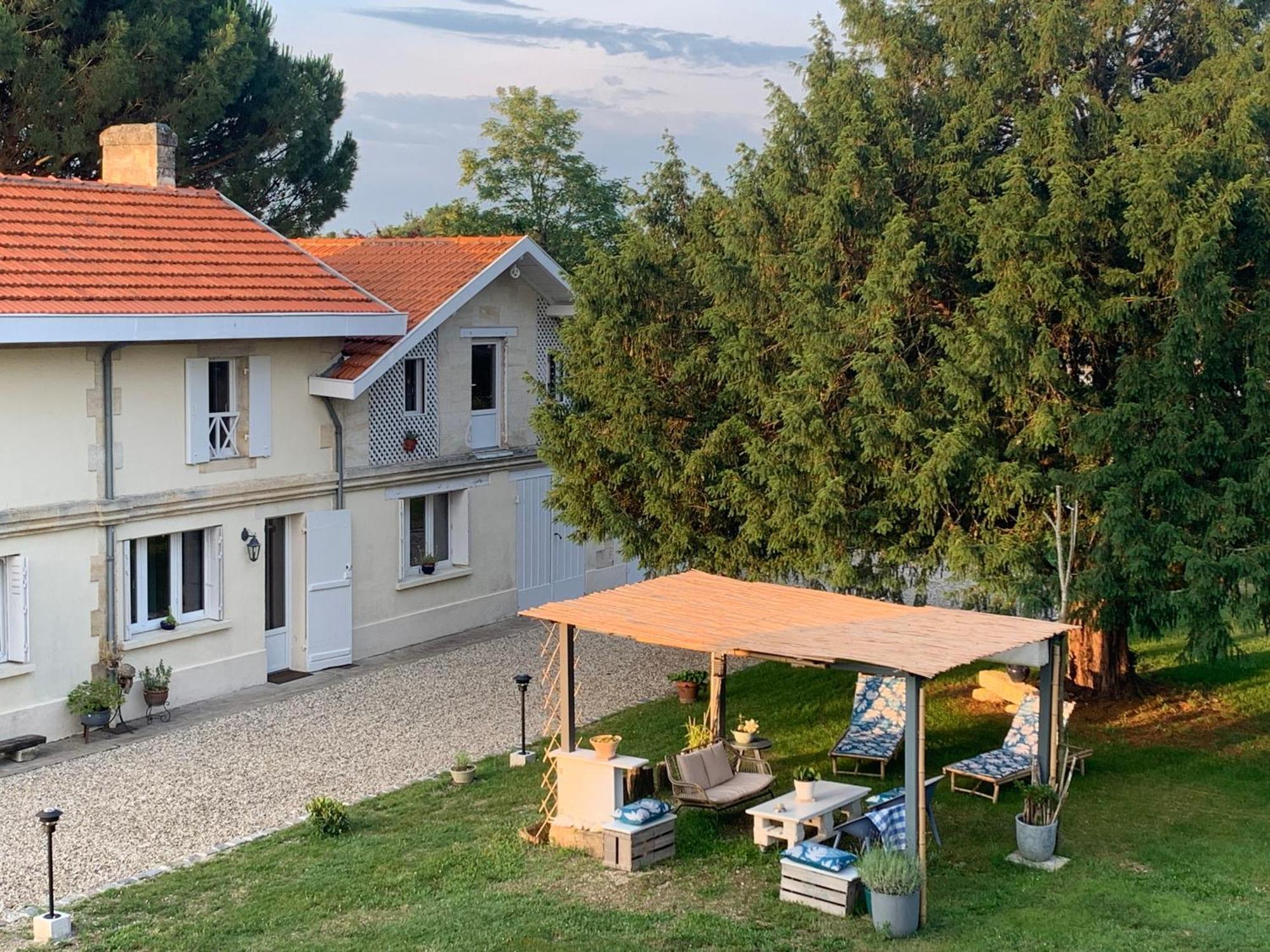 Batisse En Pierre XVII Siecle 115 M² Avec Terrasse Villa Ambares-et-Lagrave ภายนอก รูปภาพ